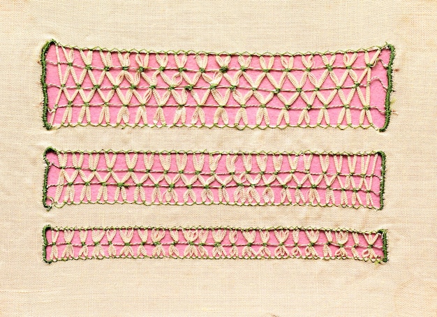 Kolekcja haftów w pastelowych kolorach